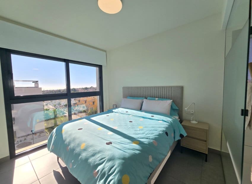 Apartamento de 2 habitaciones en Orihuela Costa en venta con piscina garaje - 335.000 € (Ref: 9444915)