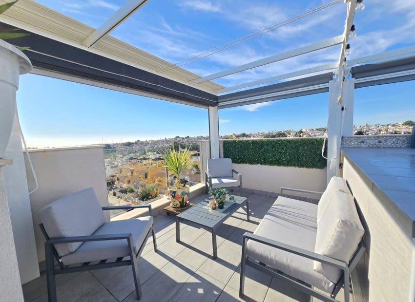 Apartamento de 2 habitaciones en Orihuela Costa en venta con piscina garaje - 335.000 € (Ref: 9444915)