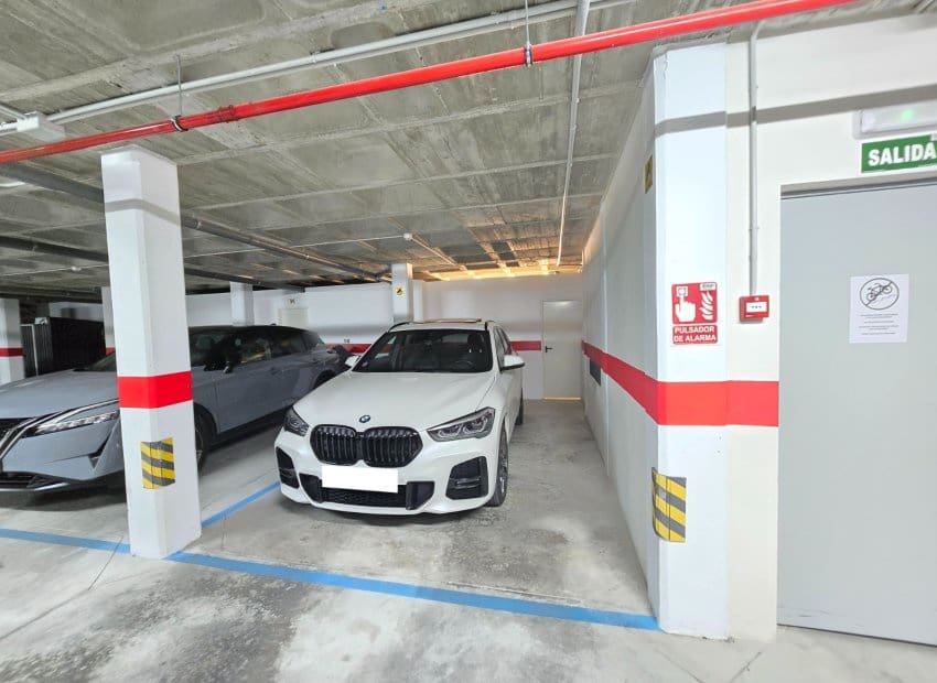 Apartamento de 2 habitaciones en Orihuela Costa en venta con piscina garaje - 335.000 € (Ref: 9444915)