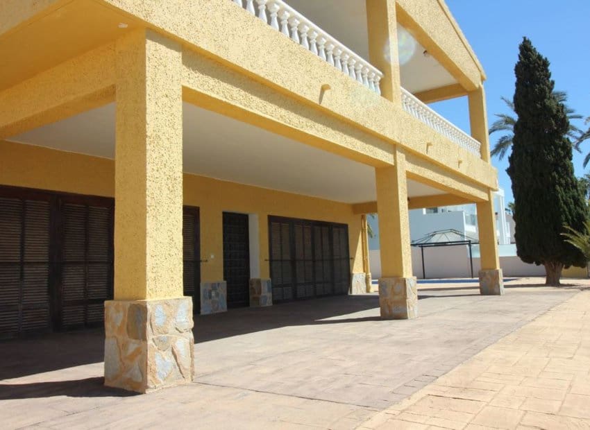 8 bedroom Villa for sale in Orihuela Costa with pool - € 2,100,000 (Ref: 9449479)