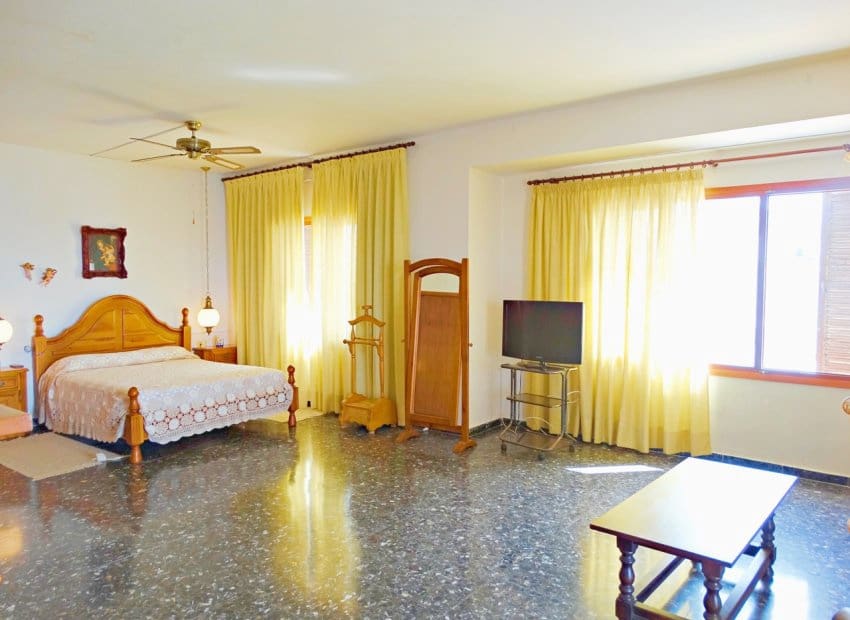 8 bedroom Villa for sale in Orihuela Costa with pool - € 2,100,000 (Ref: 9449479)