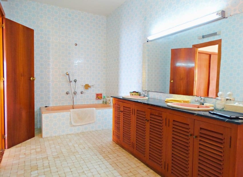 8 bedroom Villa for sale in Orihuela Costa with pool - € 2,100,000 (Ref: 9449479)