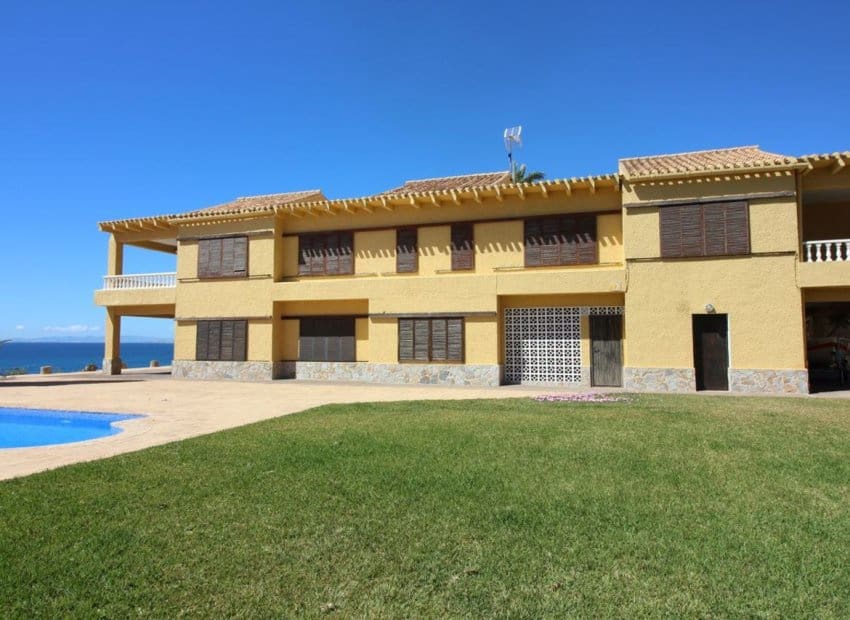 8 bedroom Villa for sale in Orihuela Costa with pool - € 2,100,000 (Ref: 9449479)