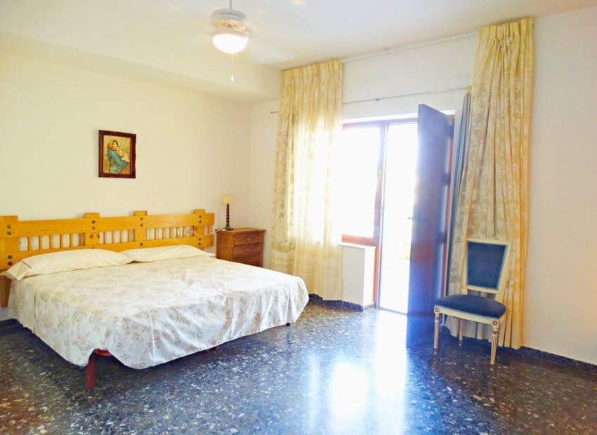 8 bedroom Villa for sale in Orihuela Costa with pool - € 2,100,000 (Ref: 9449479)