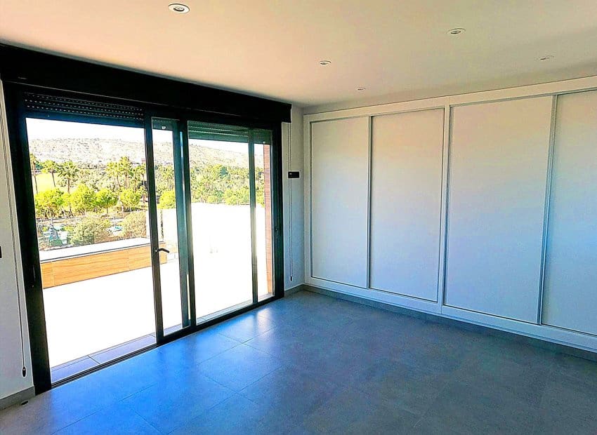 4 bedroom Villa for sale in Algorfa with pool - € 850,000 (Ref: 9451117)