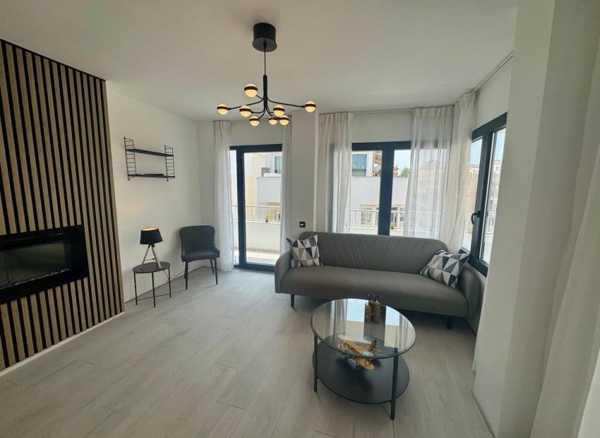 3 slaapkamer Penthouse te koop in Torrevieja - € 357.000 (Ref: 9451121)