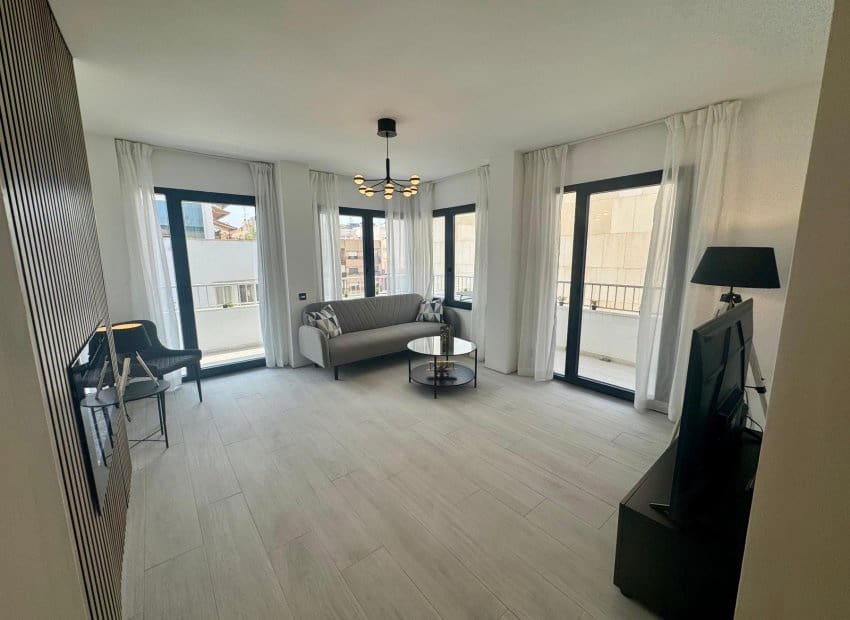 3 slaapkamer Penthouse te koop in Torrevieja - € 357.000 (Ref: 9451121)