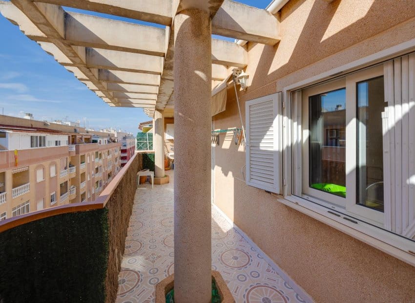 2 soverom Penthouse til salgs i Torrevieja - € 169 500 (Ref: 9451124)