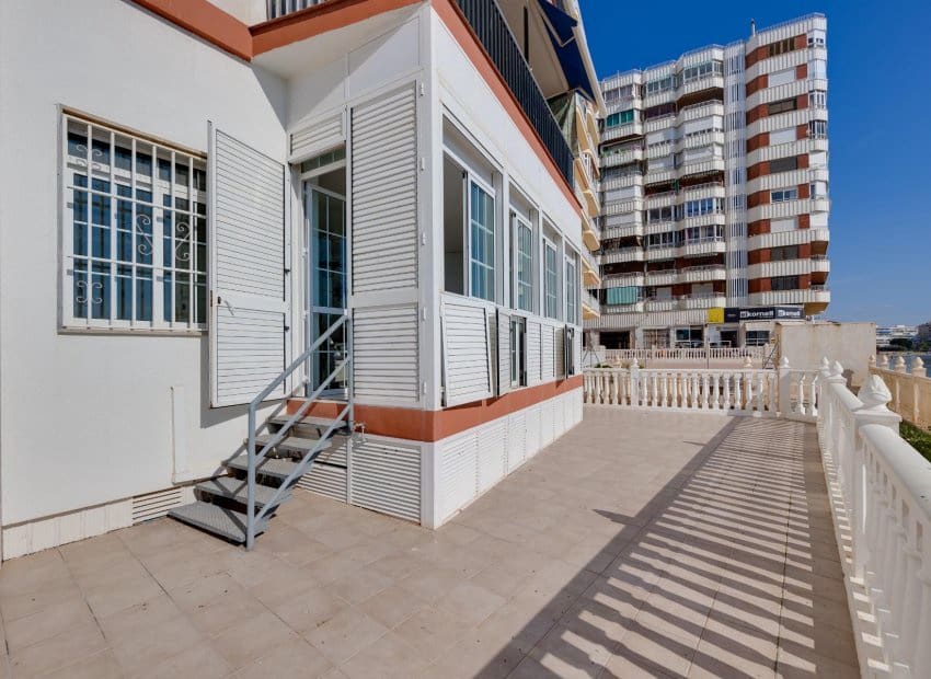 4 camera da letto Appartamento in vendita in Torrevieja - 389.500 € (Rif: 9451125)