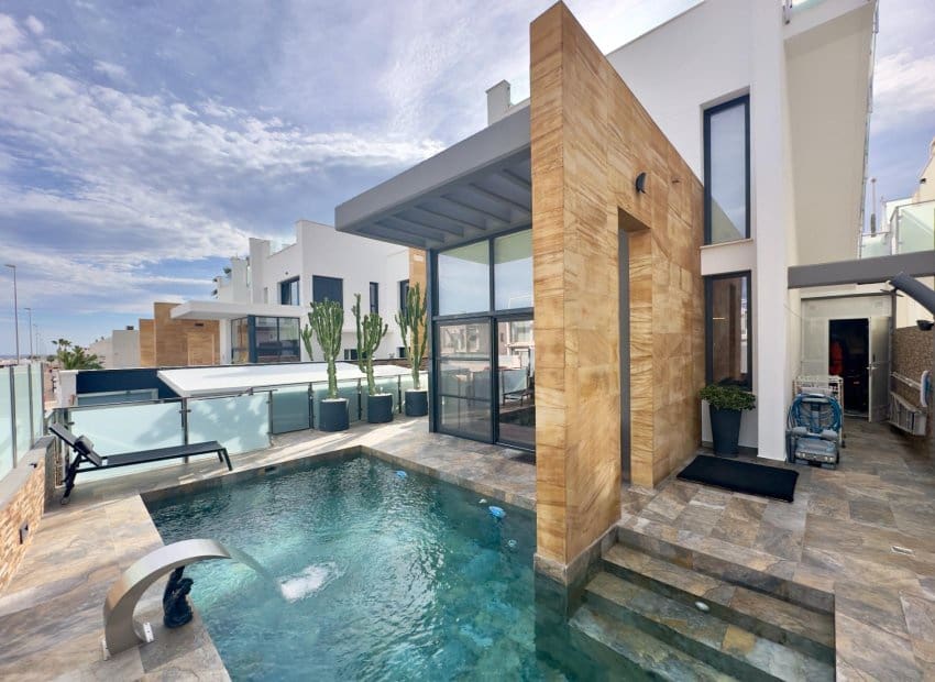 3 sovrum Villa till salu i Orihuela Costa med pool - 575 000 € (Ref: 9459810)