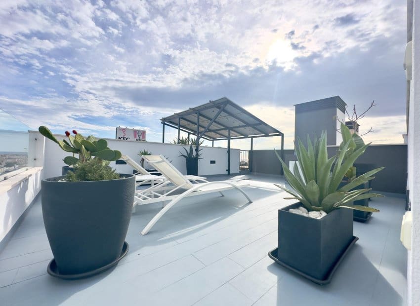 3 sovrum Villa till salu i Orihuela Costa med pool - 575 000 € (Ref: 9459810)