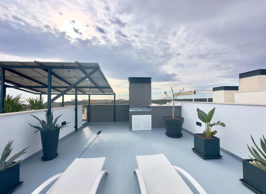 3 sovrum Villa till salu i Orihuela Costa med pool - 575 000 € (Ref: 9459810)