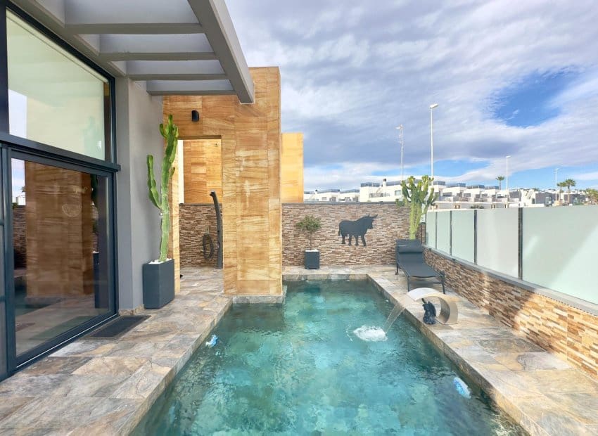 3 sovrum Villa till salu i Orihuela Costa med pool - 575 000 € (Ref: 9459810)