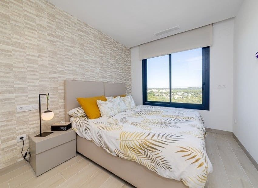 Apartamento de 2 habitaciones en Las Colinas Golf en venta con piscina - 369.000 € (Ref: 9459813)