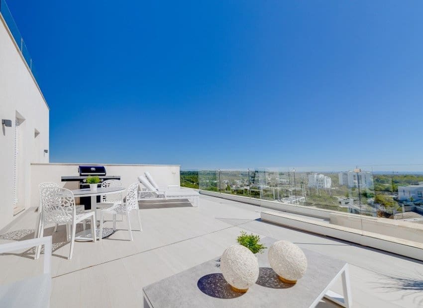 Apartamento de 2 habitaciones en Las Colinas Golf en venta con piscina - 369.000 € (Ref: 9459813)