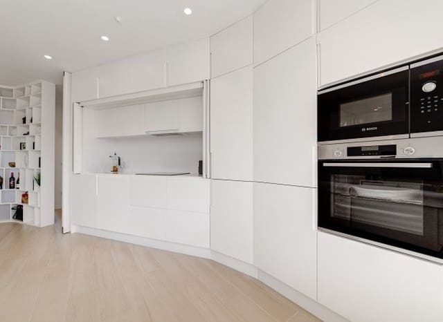 Apartamento de 2 habitaciones en Las Colinas Golf, Orihuela en venta con piscina - 369.000 € (Ref: 9459813)