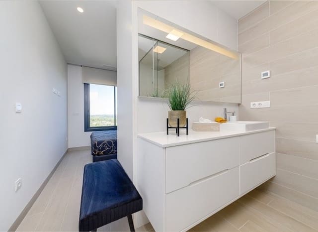 Apartamento de 2 habitaciones en Las Colinas Golf, Orihuela en venta con piscina - 369.000 € (Ref: 9459813)