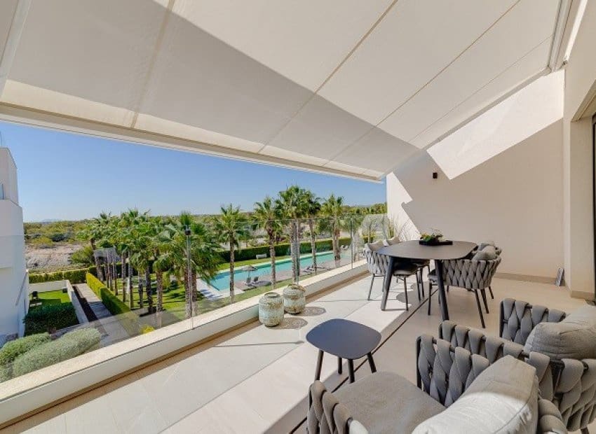 Apartamento de 2 habitaciones en Las Colinas Golf en venta con piscina - 369.000 € (Ref: 9459813)