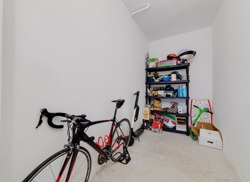 Apartamento de 2 habitaciones en Las Colinas Golf en venta con piscina - 369.000 € (Ref: 9459813)