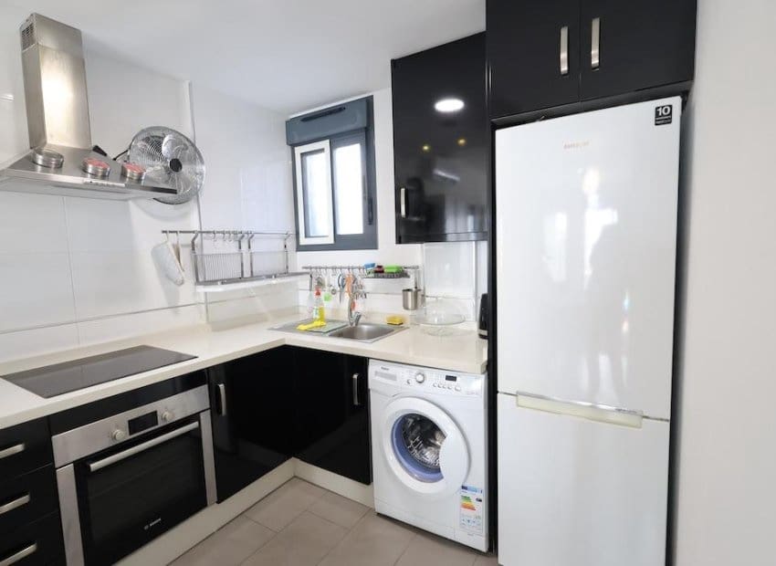 2 makuuhuone Bungalow myytävänä paikassa Orihuela Costa mukana uima-altaan - 289 000 € (Ref: 9459814)