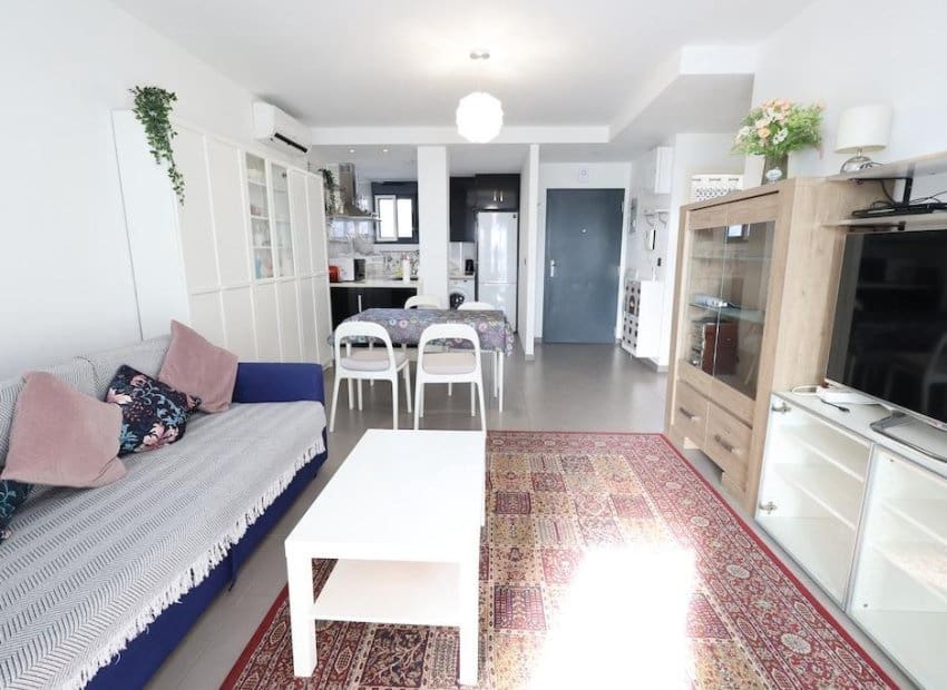 2 makuuhuone Bungalow myytävänä paikassa Orihuela Costa mukana uima-altaan - 289 000 € (Ref: 9459814)