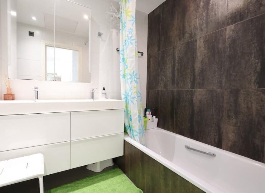 2 makuuhuone Bungalow myytävänä paikassa Orihuela Costa mukana uima-altaan - 289 000 € (Ref: 9459814)