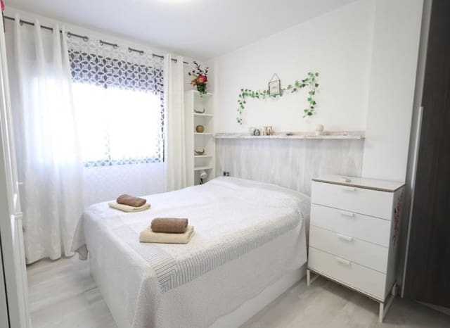 2 soverom Bungalow til salgs i La Zenia, Orihuela med svømmebasseng - € 289 000 (Ref: 9459814)