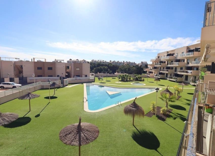 Apartamento de 2 habitaciones en Orihuela Costa en venta con piscina - 279.500 € (Ref: 9459815)