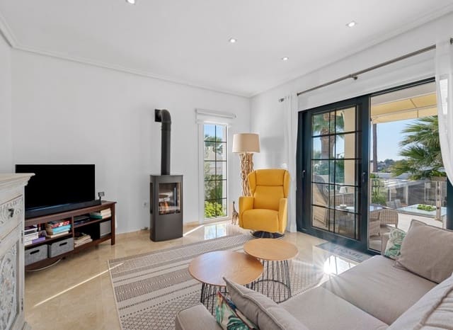 Chalet de 3 habitaciones en Los Dolses, Orihuela en venta con piscina - 475.000 € (Ref: 9459816)