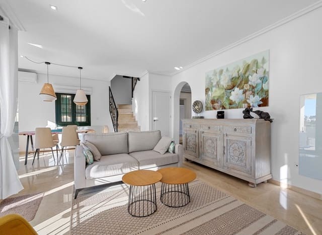 Chalet de 3 habitaciones en Los Dolses, Orihuela en venta con piscina - 475.000 € (Ref: 9459816)