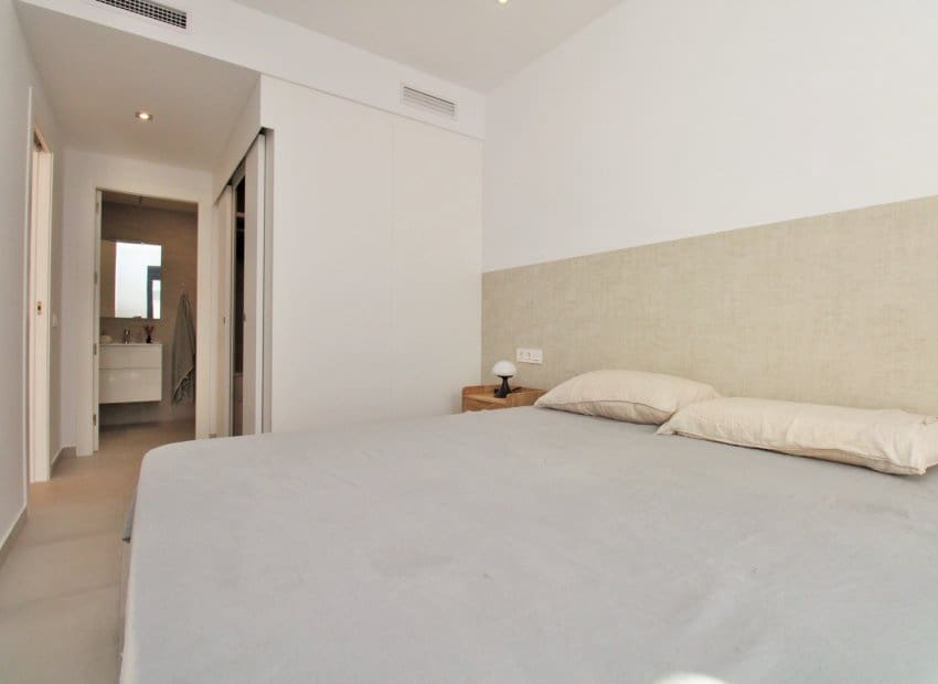 Casa de 2 habitaciones en Pilar de la Horadada en venta con piscina - 299.995 € (Ref: 9460743)