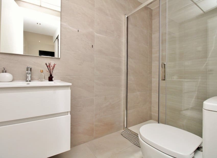 Casa de 2 habitaciones en Pilar de la Horadada en venta con piscina - 299.995 € (Ref: 9460743)