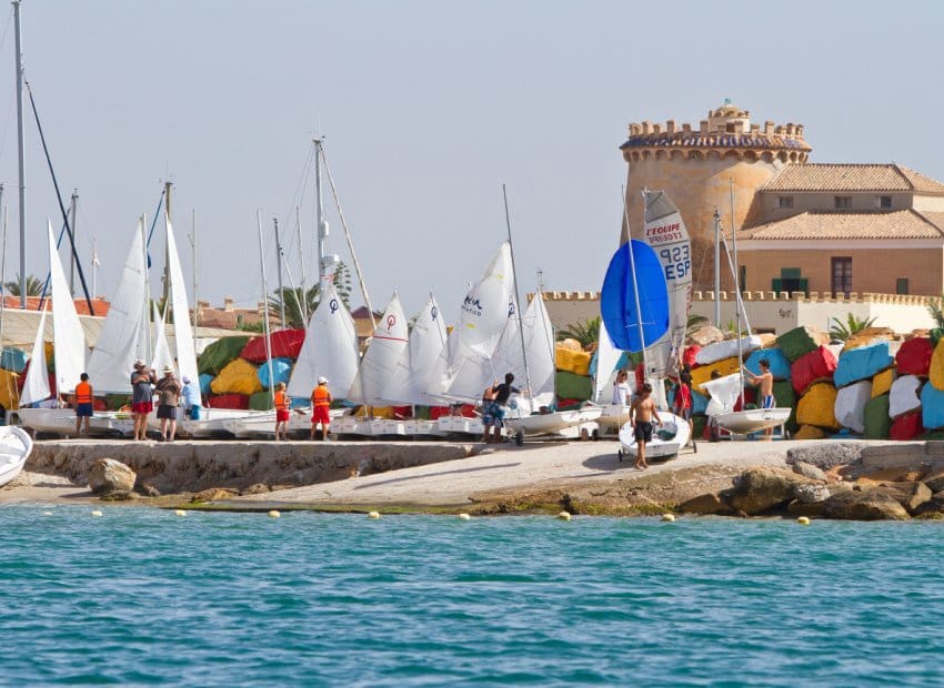 Casa de 2 habitaciones en Pilar de la Horadada en venta con piscina - 299.995 € (Ref: 9460743)