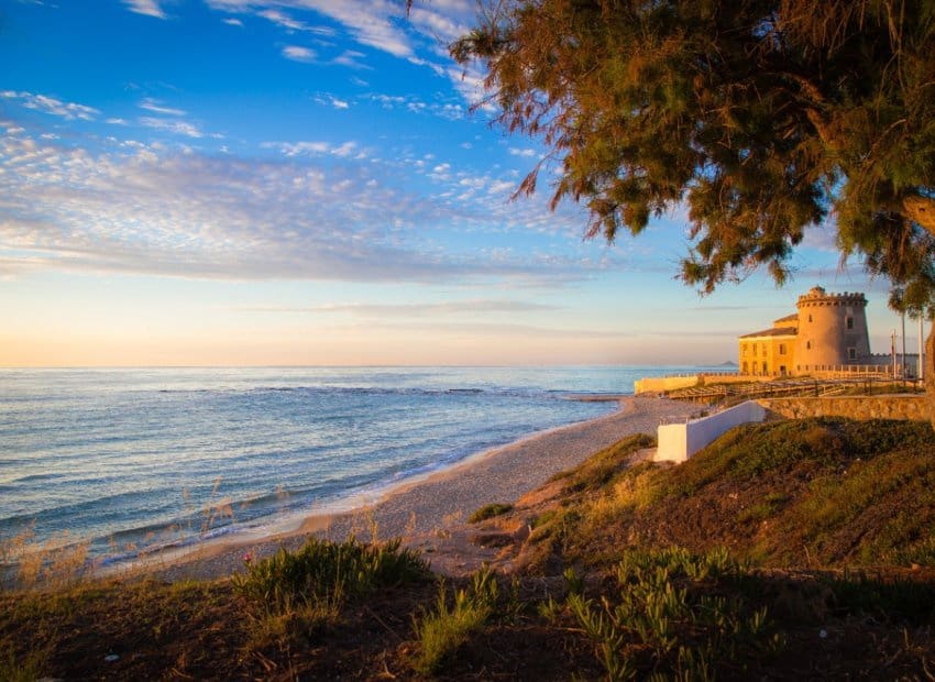 Casa de 2 habitaciones en Pilar de la Horadada en venta con piscina - 299.995 € (Ref: 9460743)