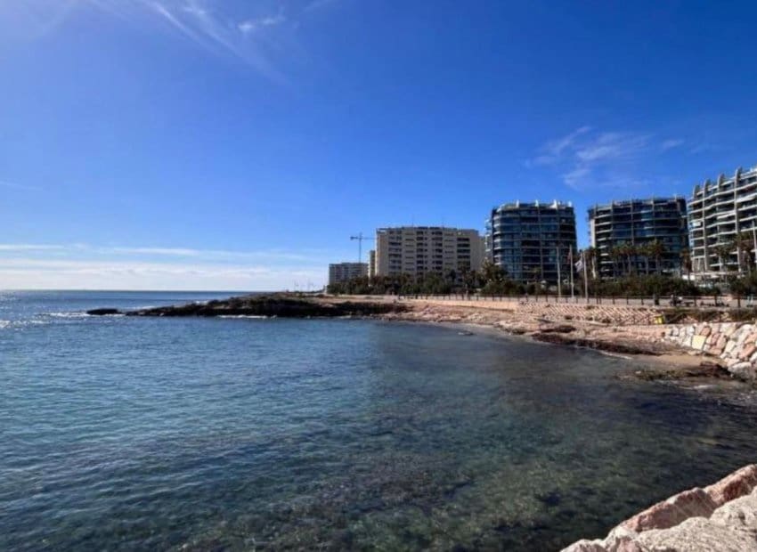 3 slaapkamer Appartement te koop in Orihuela Costa met zwembad - € 309.700 (Ref: 9460744)