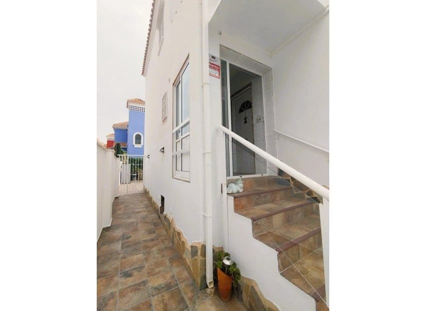 4 Zimmer Villa zu verkaufen in San Miguel de Salinas mit Pool - 461.318 € (Ref: 9460745)