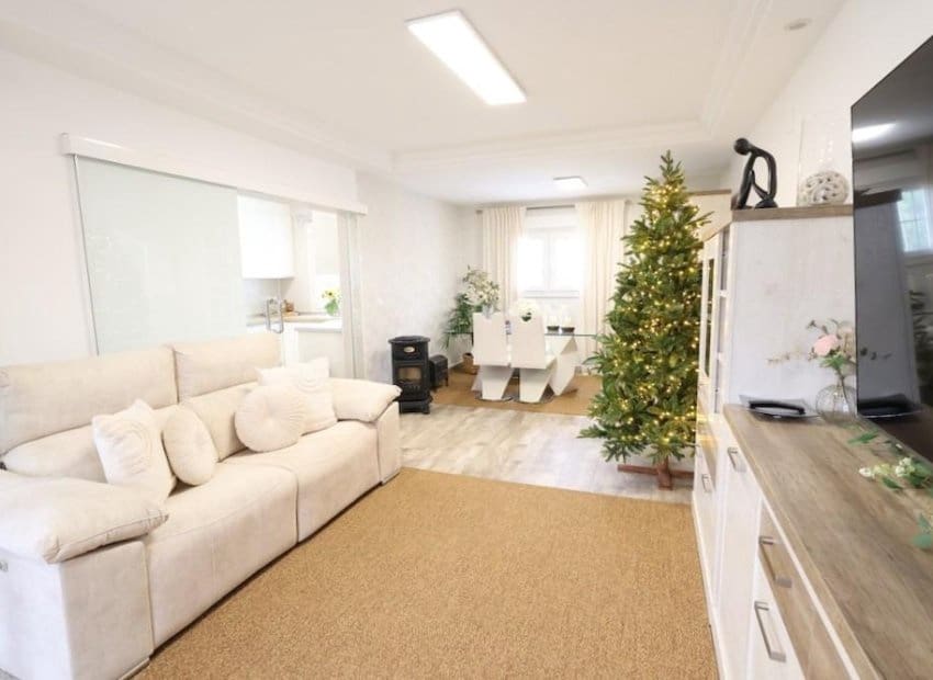 4 Zimmer Villa zu verkaufen in San Miguel de Salinas mit Pool - 461.318 € (Ref: 9460745)