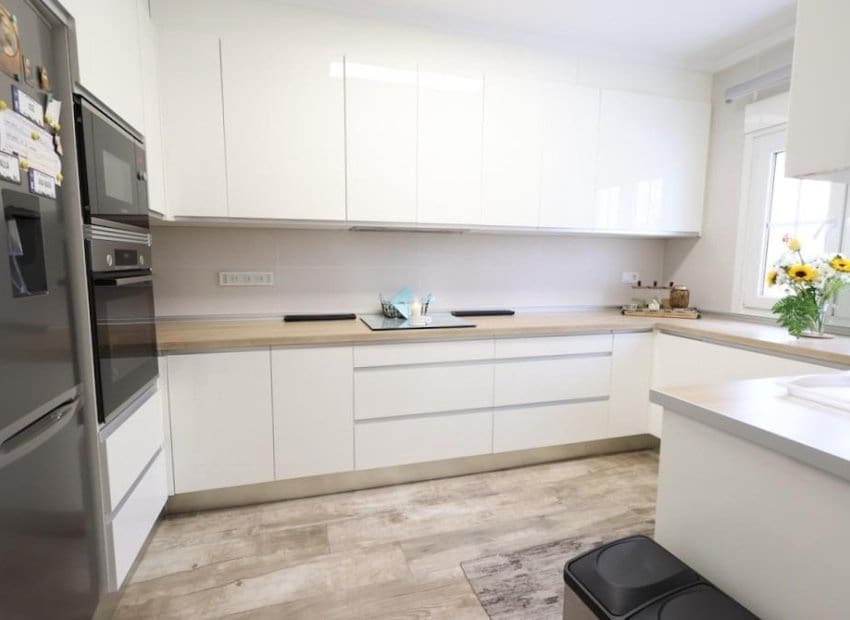 4 Zimmer Villa zu verkaufen in San Miguel de Salinas mit Pool - 461.318 € (Ref: 9460745)