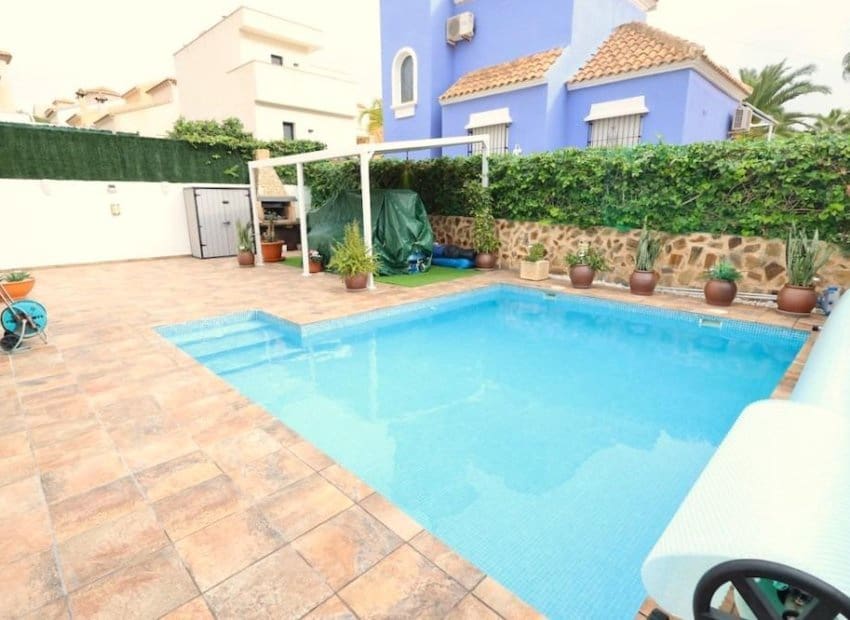 4 Zimmer Villa zu verkaufen in San Miguel de Salinas mit Pool - 461.318 € (Ref: 9460745)