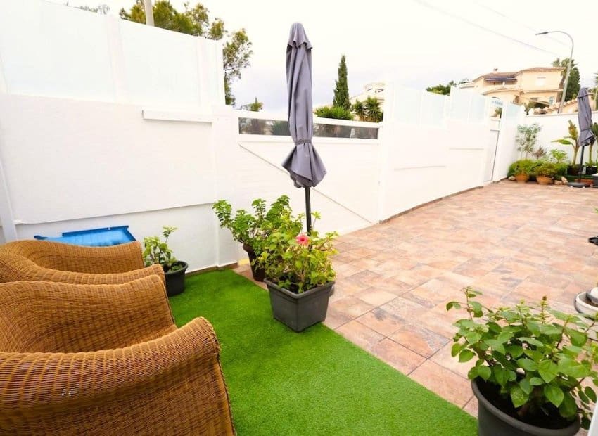 4 Zimmer Villa zu verkaufen in San Miguel de Salinas mit Pool - 461.318 € (Ref: 9460745)