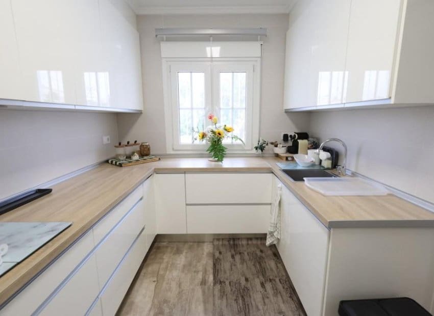 4 Zimmer Villa zu verkaufen in San Miguel de Salinas mit Pool - 461.318 € (Ref: 9460745)