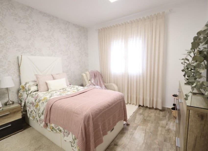 4 Zimmer Villa zu verkaufen in San Miguel de Salinas mit Pool - 461.318 € (Ref: 9460745)