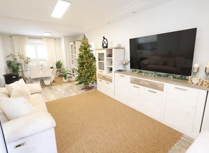 4 Zimmer Villa zu verkaufen in San Miguel de Salinas mit Pool - 461.318 € (Ref: 9460745)