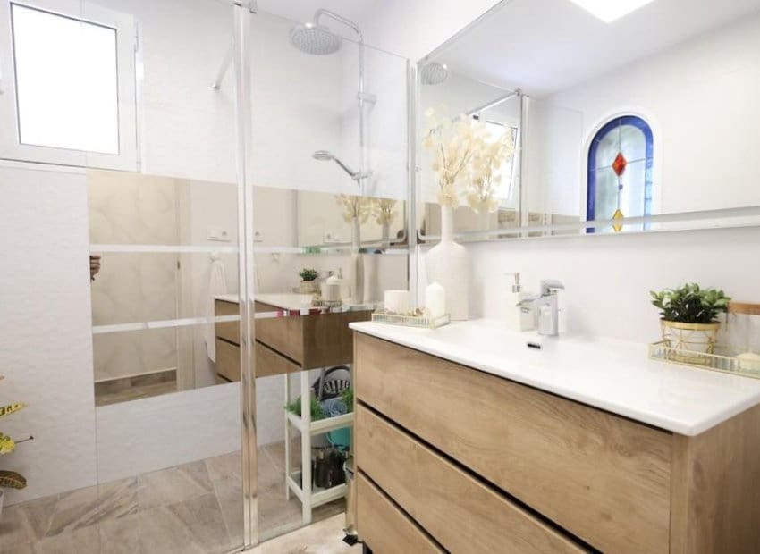 4 Zimmer Villa zu verkaufen in San Miguel de Salinas mit Pool - 461.318 € (Ref: 9460745)