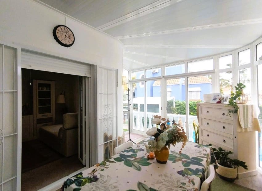 4 Zimmer Villa zu verkaufen in San Miguel de Salinas mit Pool - 461.318 € (Ref: 9460745)