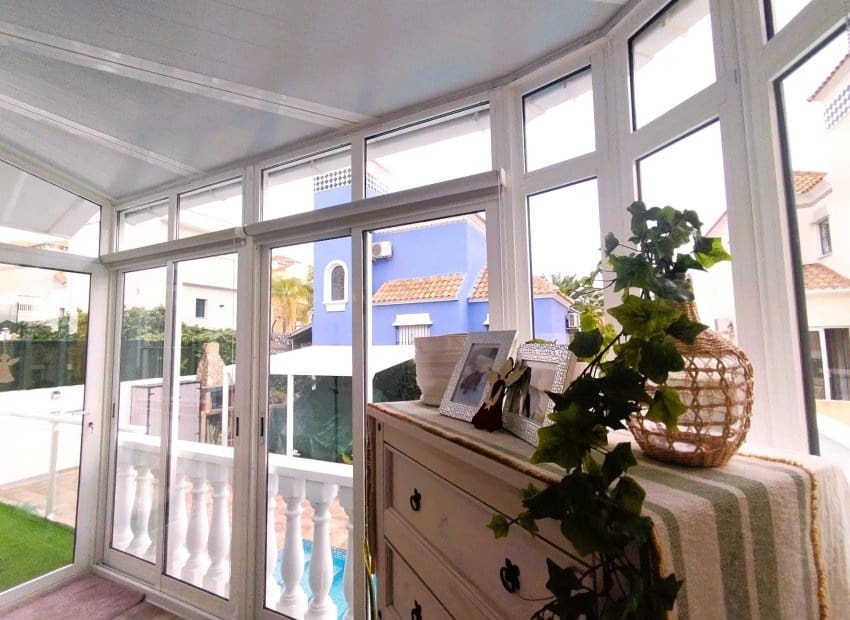 4 Zimmer Villa zu verkaufen in San Miguel de Salinas mit Pool - 461.318 € (Ref: 9460745)