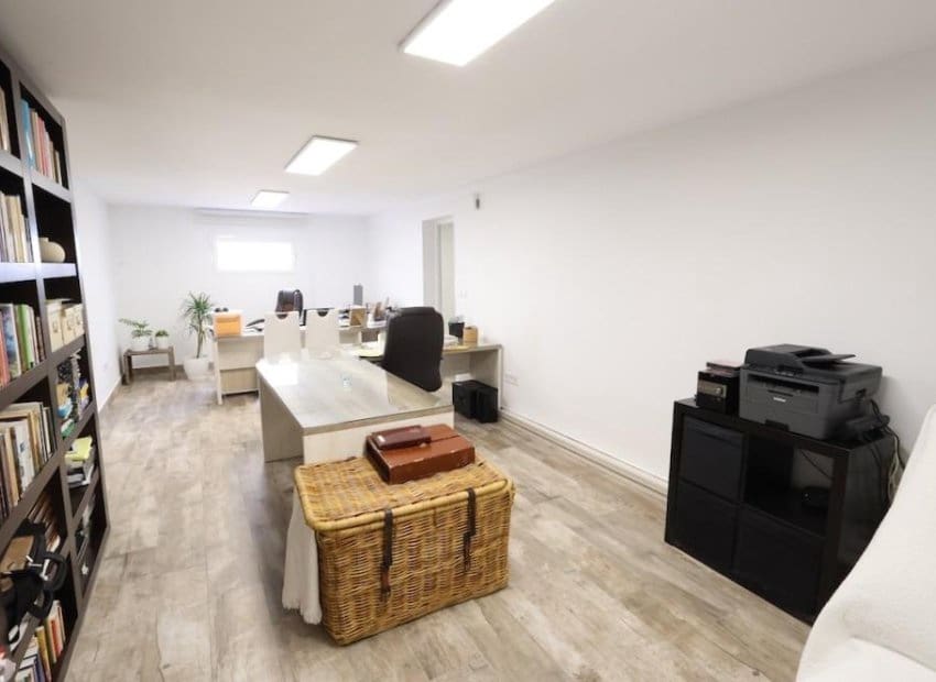 4 Zimmer Villa zu verkaufen in San Miguel de Salinas mit Pool - 461.318 € (Ref: 9460745)