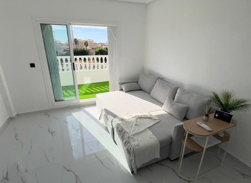 1 bedroom Apartment for sale in Orihuela Costa with pool - € 170,000 (Ref: 9464924)