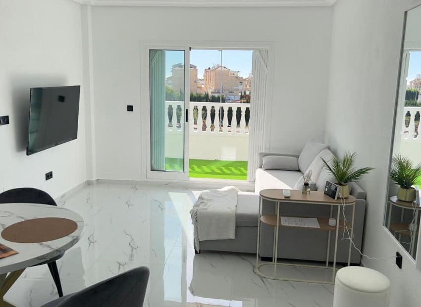 1 bedroom Apartment for sale in Orihuela Costa with pool - € 170,000 (Ref: 9464924)