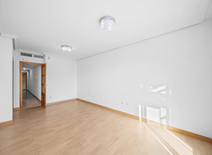 2 Zimmer Penthouse zu verkaufen in Torrevieja - 185.000 € (Ref: 9464926)